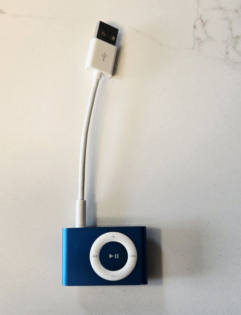 Apple iPod Shuffle 4th Gen Blue 2GB Untested For Parts Only W/ USB Cable Bundle